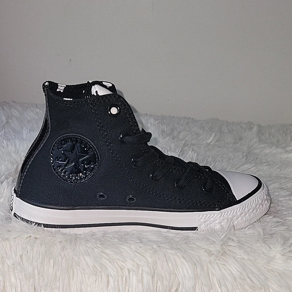 Girl's Converse Hello Kitty CTAS Hi Sneakers  Youth US 12